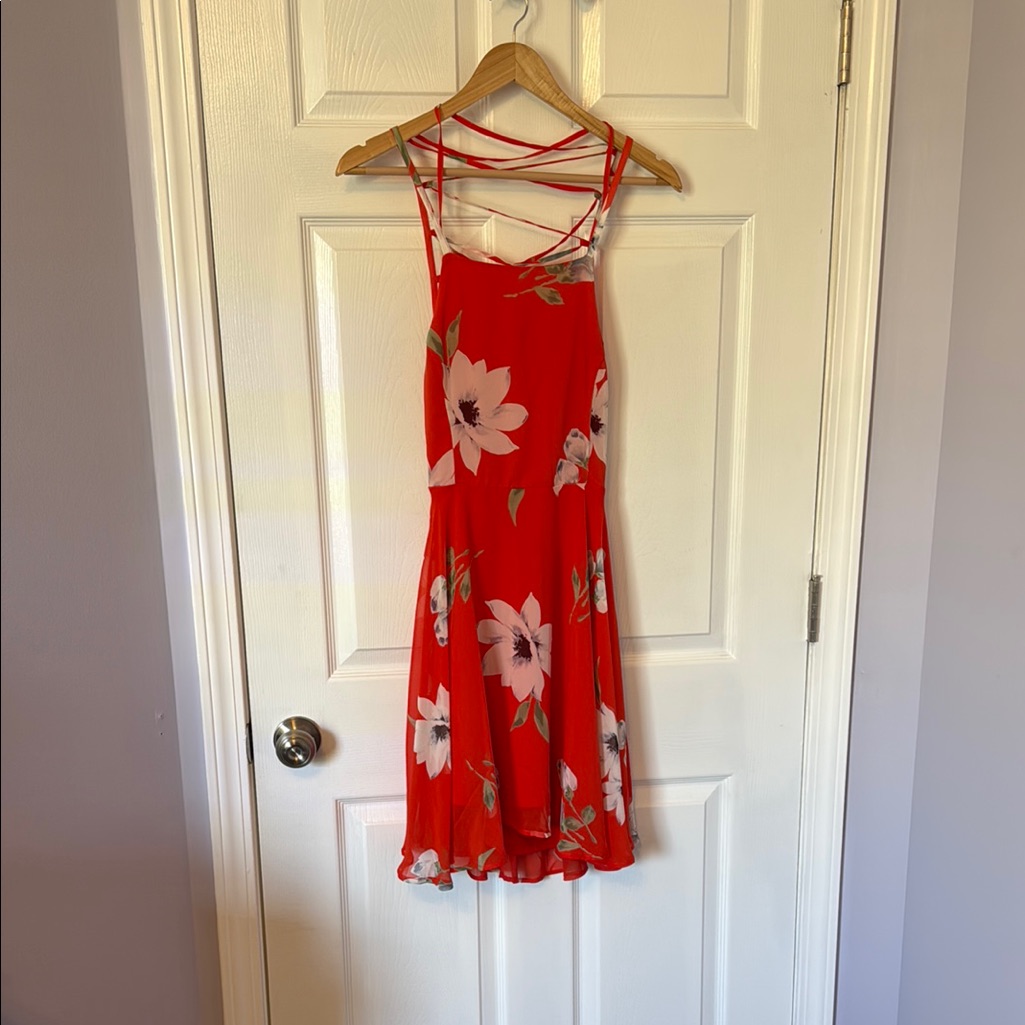 Lulu’s Floral Red Strappy Dressnwt